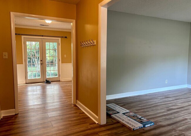 Building Photo - LANDSCAPING INCLUDED! Beautifully-remodeled 3 BR/2 BA Home in the Heart of West Ashley!