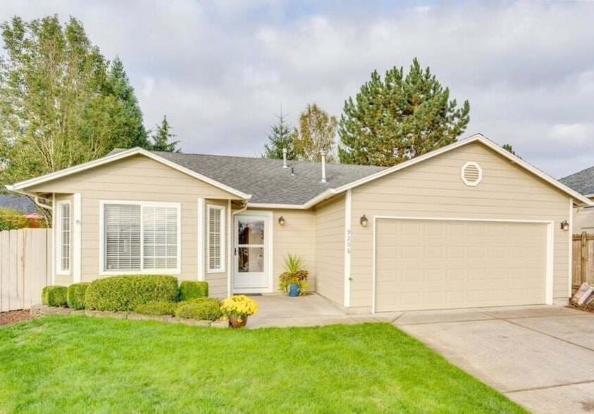 Primary Photo - 9206 NE 132nd Ave