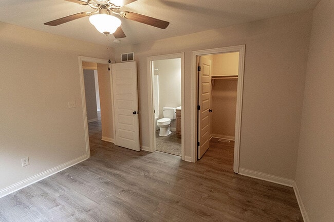 Building Photo - 4614 Dehaven Dr