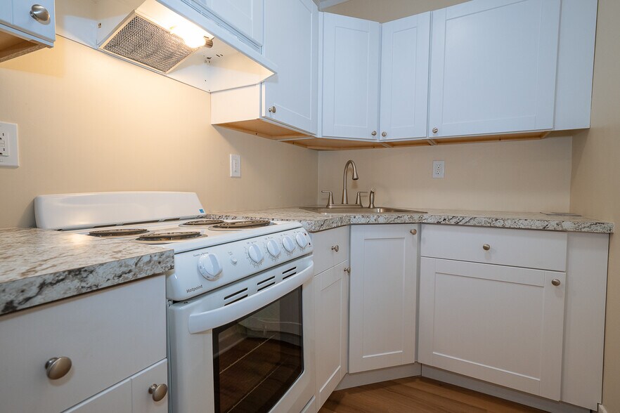 Building Photo - 238 Delmont Ave