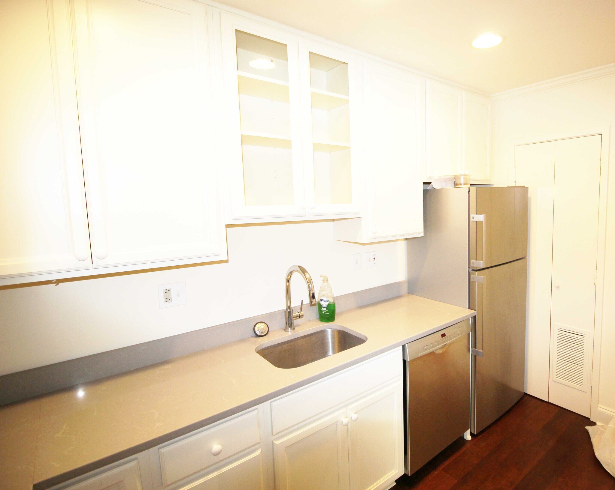 Building Photo - 2511 St Charles Ave
