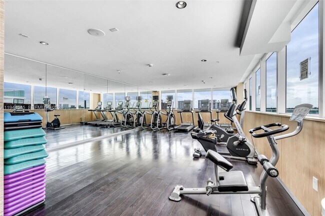 Building Photo - 400 Sunny Isles Blvd