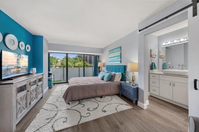 Building Photo - 5300 Columbia Pike