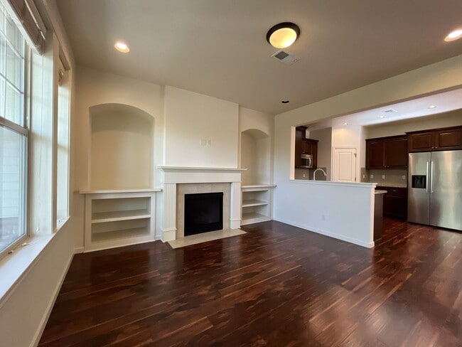 Building Photo - 3BD/3BA Bethany Home with Vaulted Ceilings, Stainless Appliances & Gas Fireplace