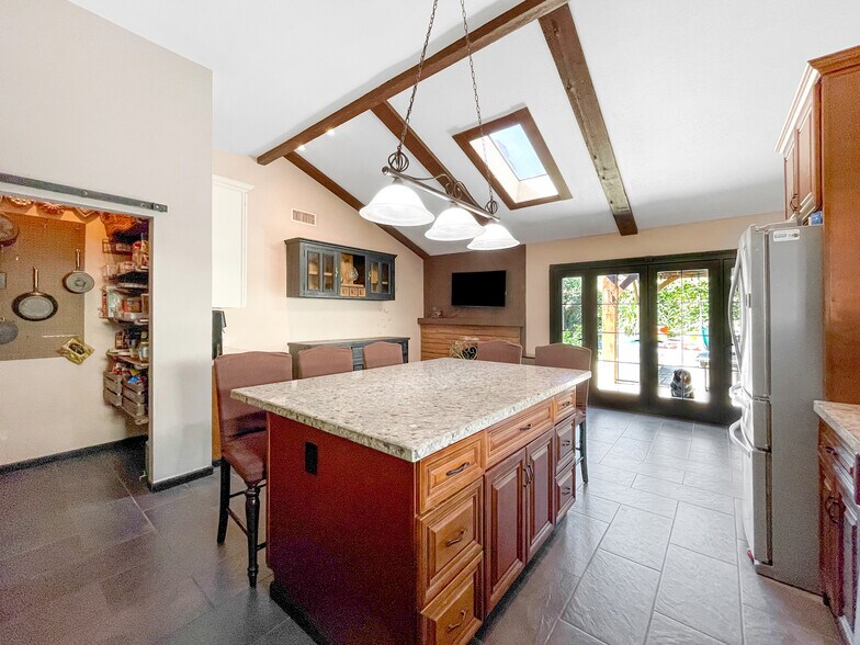 Building Photo - 2611 Willow Ct