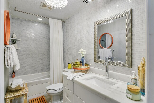 Building Photo - 250 S Ocean Blvd