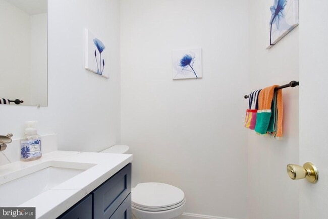 Building Photo - 2204 S Quincy St