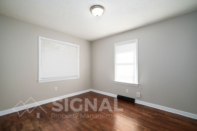 Building Photo - 912 2nd Ave