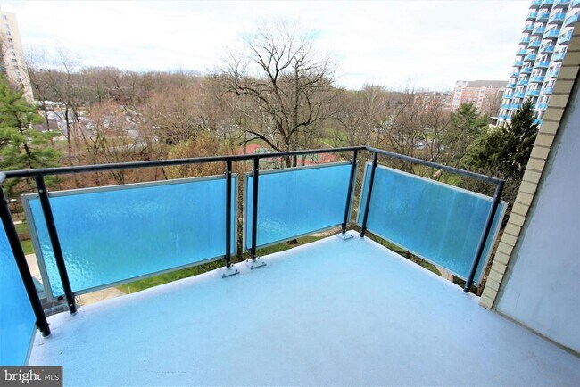 Building Photo - 10500 Rockville Pike