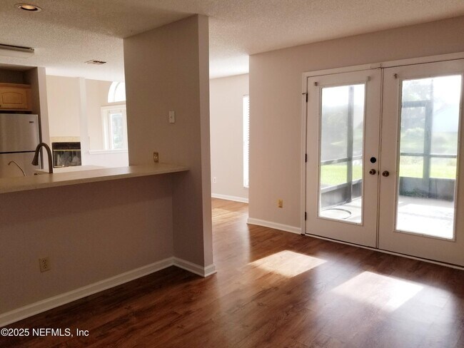 Building Photo - 2159 St Martins Dr E