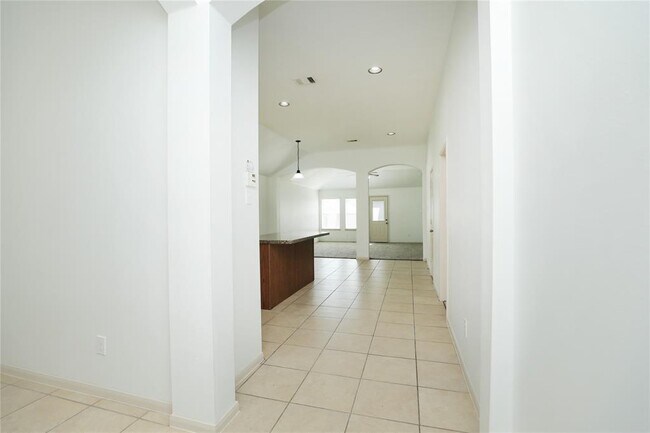 Building Photo - 6022 Sugar Field Ln