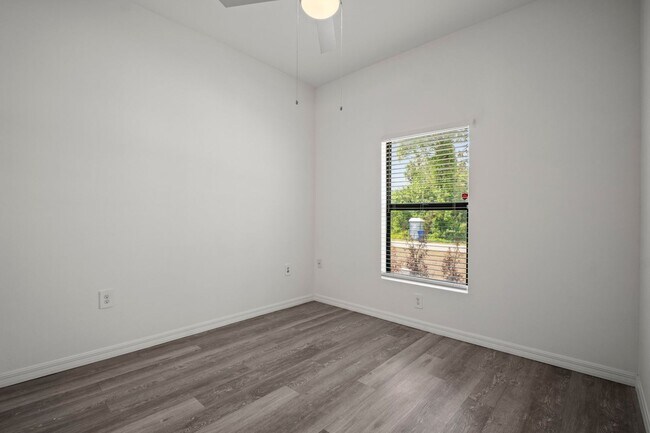 Building Photo - 4718-4718 29th St SW