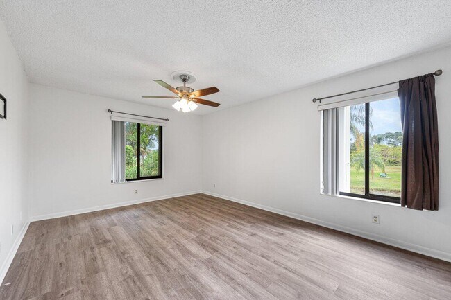 Building Photo - 3618 Alder Dr