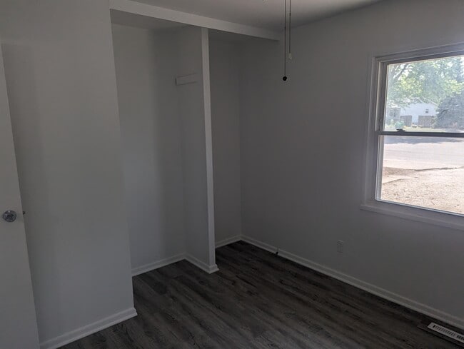 Building Photo - 6 Southwood Ct