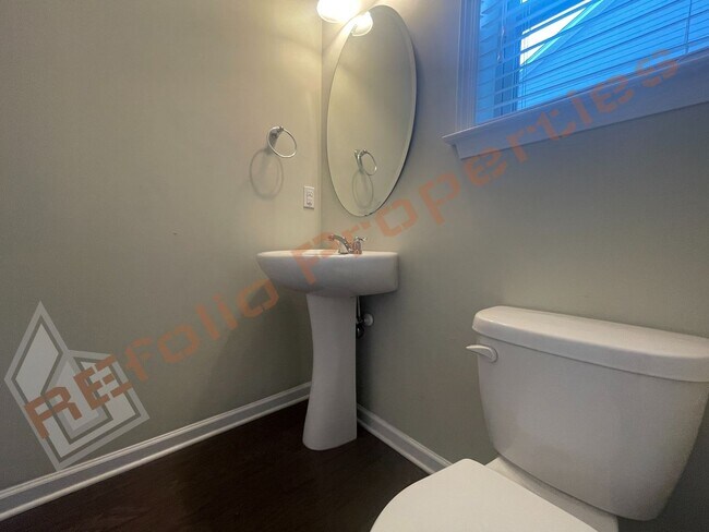 Building Photo - 288 Heathwood Dr