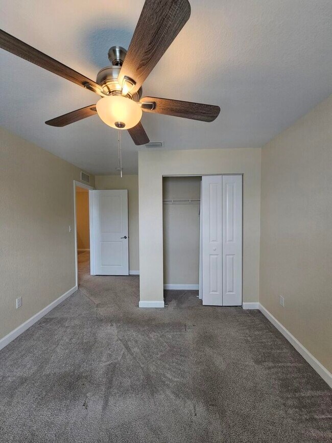 Building Photo - 6951 Harbours Edge Ave