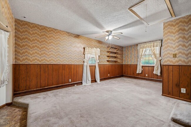 Building Photo - 2 Bedroom Dog Friendly Home For Rent With Large Bonus Room!