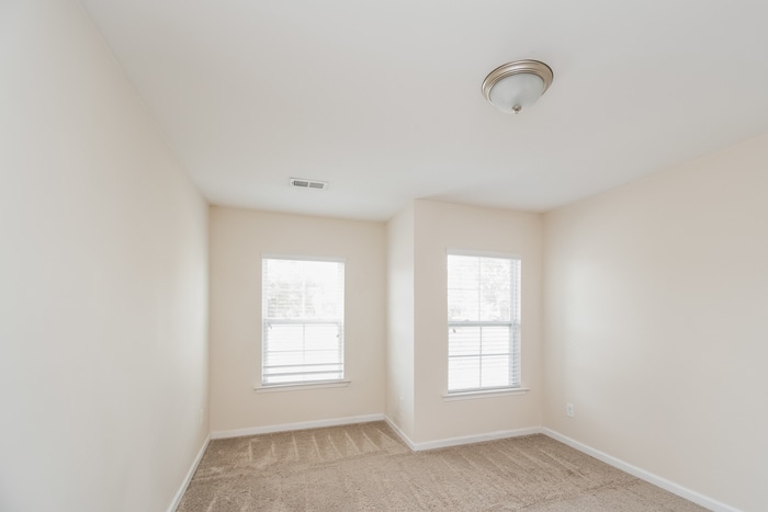 Building Photo - 390 Eagle Feather Loop