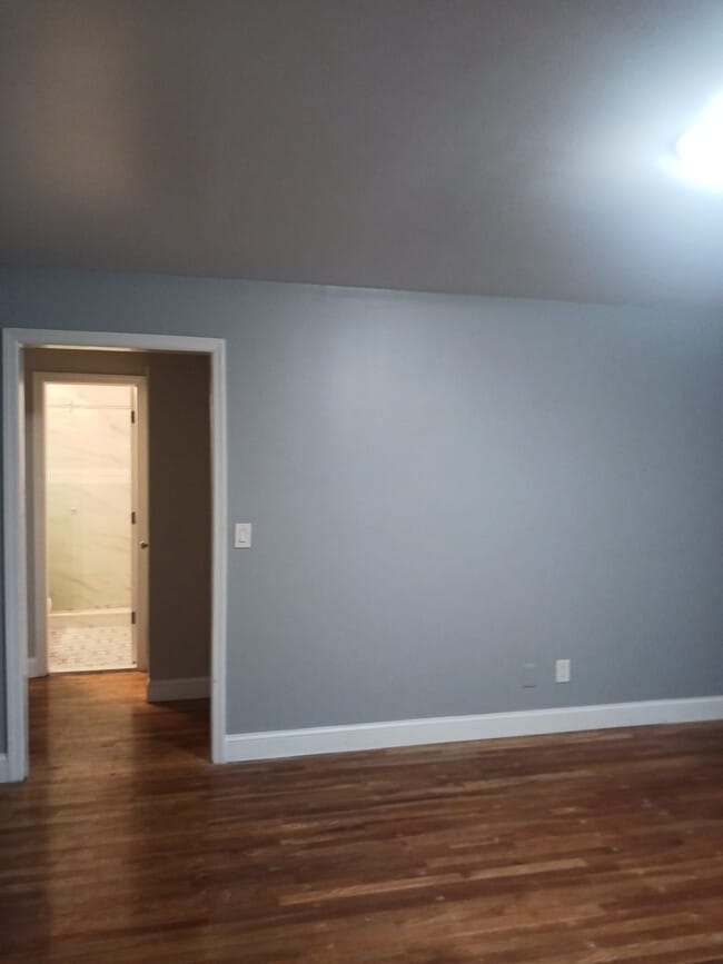 Building Photo - 9126 Grand Ave