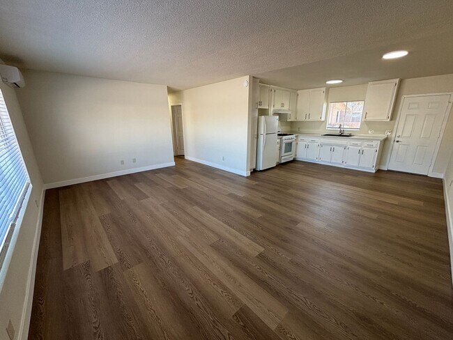 Building Photo - Fully Renovated 3BD/1.5BA Unit | Eucalyptus Ave, Moreno Valley