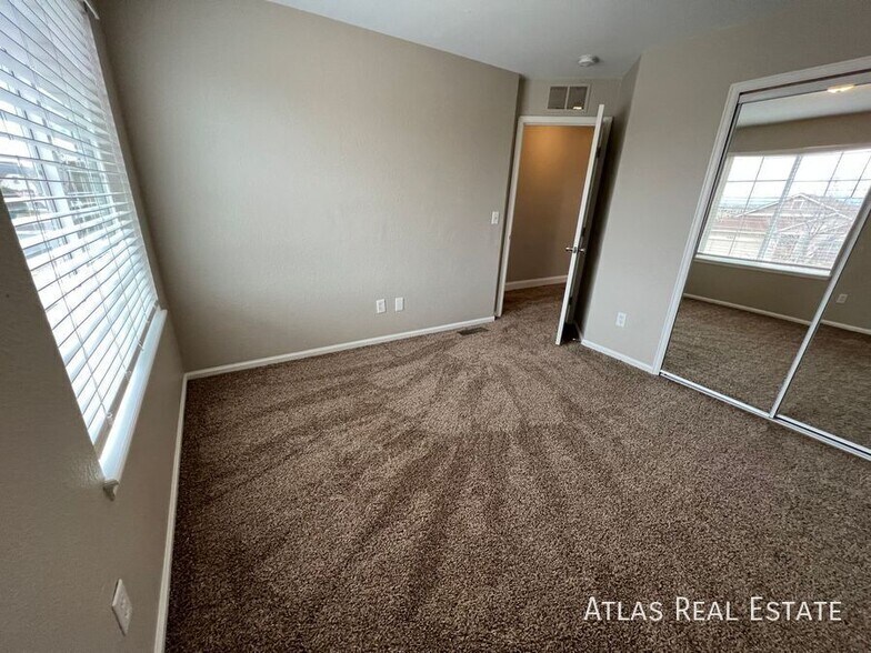 Building Photo - 4413 Centerville Dr