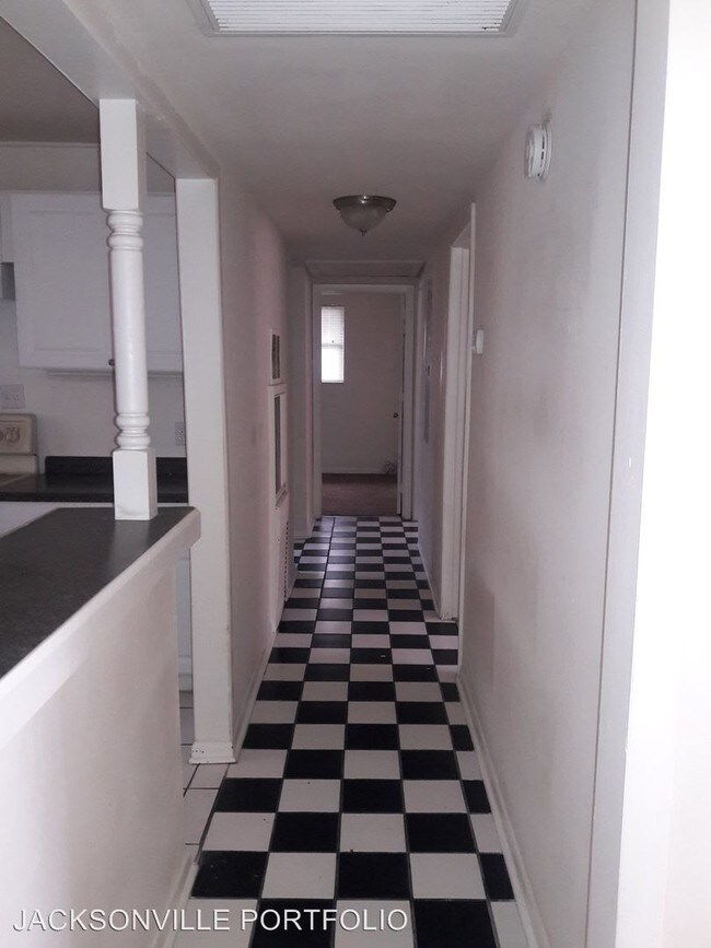 Building Photo - 6739 Daughtry Blvd S