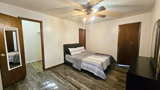 Building Photo - Two Story, Three Bedroom