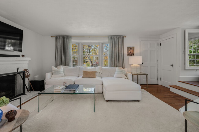 Building Photo - 105 Sill Ln