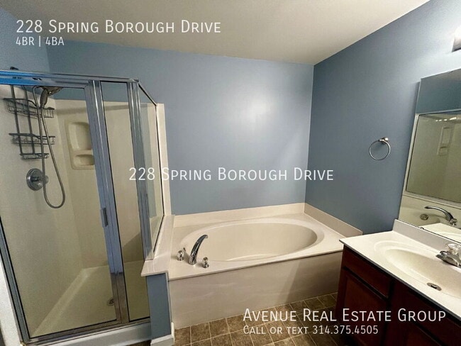 Building Photo - 228 Spring Borough Dr