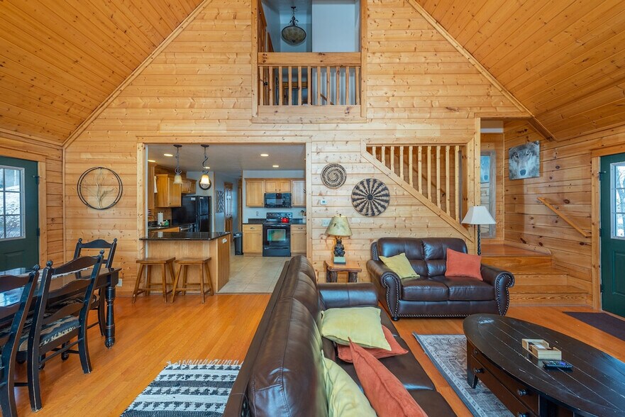 Building Photo - 70 Summit Way