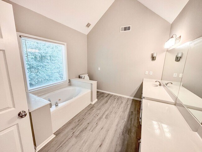 Building Photo - Acworth 4BR/3.5BA Finished Basement