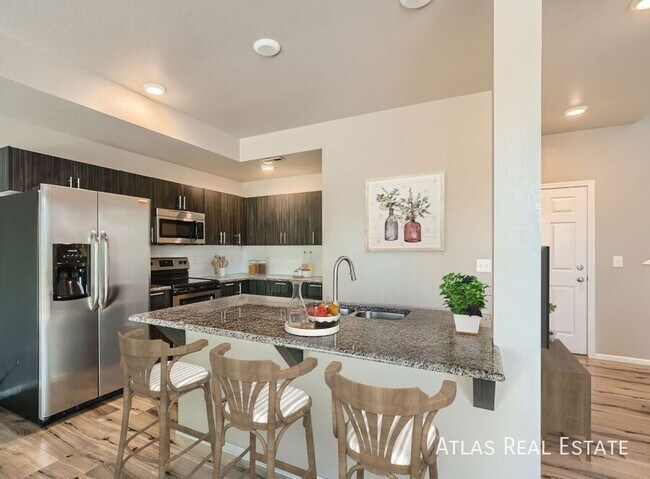 Building Photo - 4063 Meadowview Ct