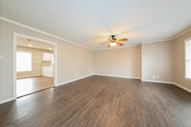 Building Photo - 1226 McDonald Dr