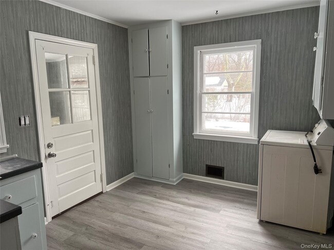 Building Photo - 16 Vail Ave