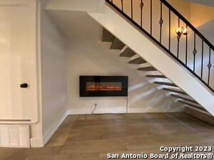 Building Photo - 2811 Woodbury St