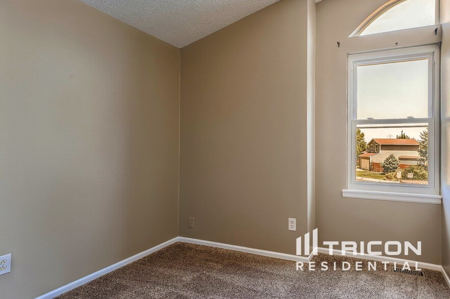 Building Photo - 4290 S Halifax Way