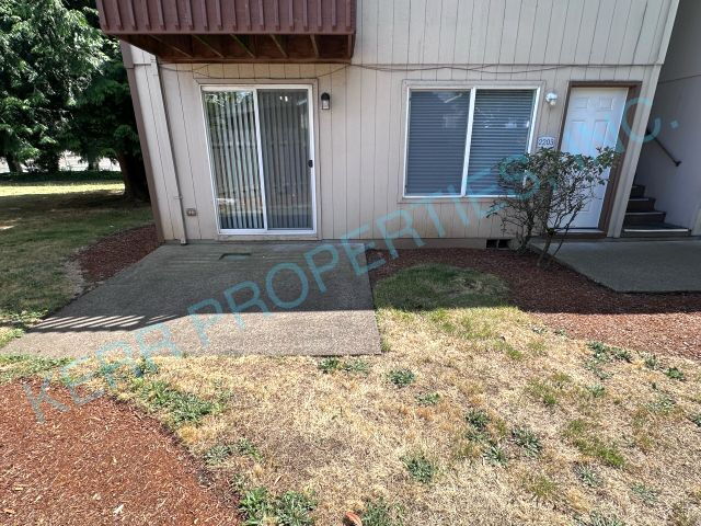 Building Photo - Charming 2-Bedroom Multiplex in Portland with Cozy 862 Sq Ft Layout - Perfect for Urban Living!