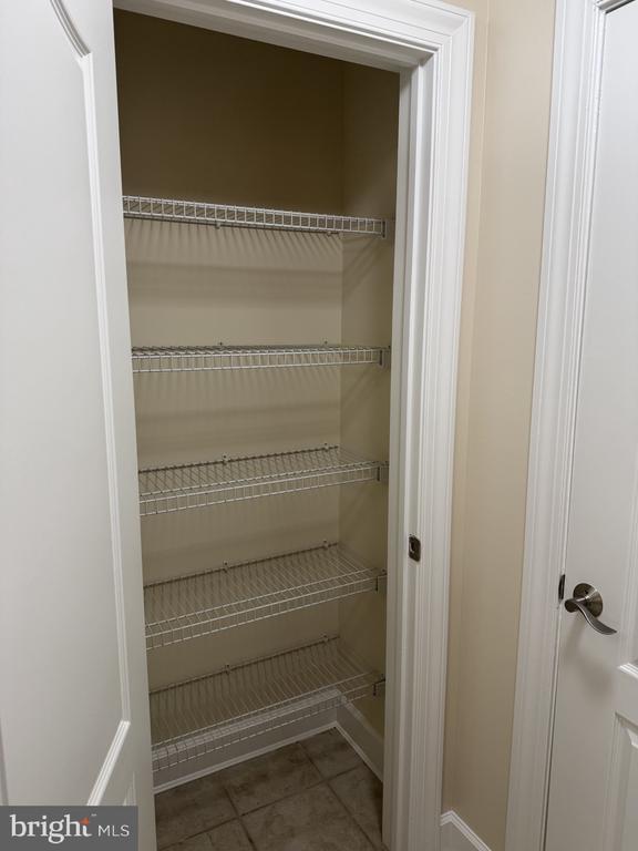 Building Photo - 502 W Broad St