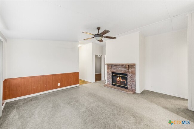 Building Photo - 2676 Pahmeyer Rd