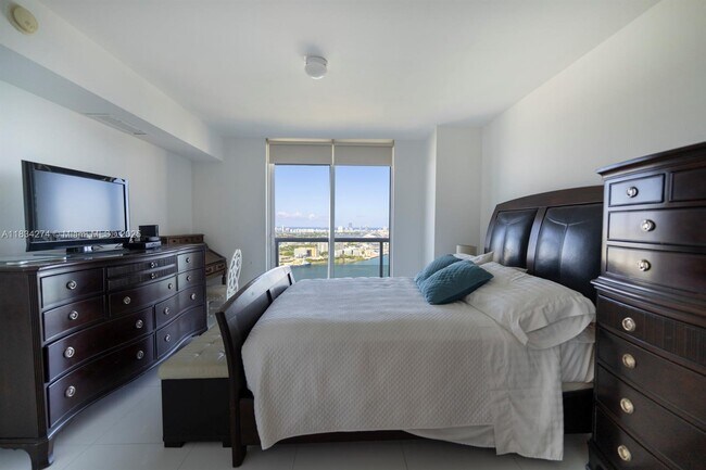 Building Photo - 50 Biscayne Blvd