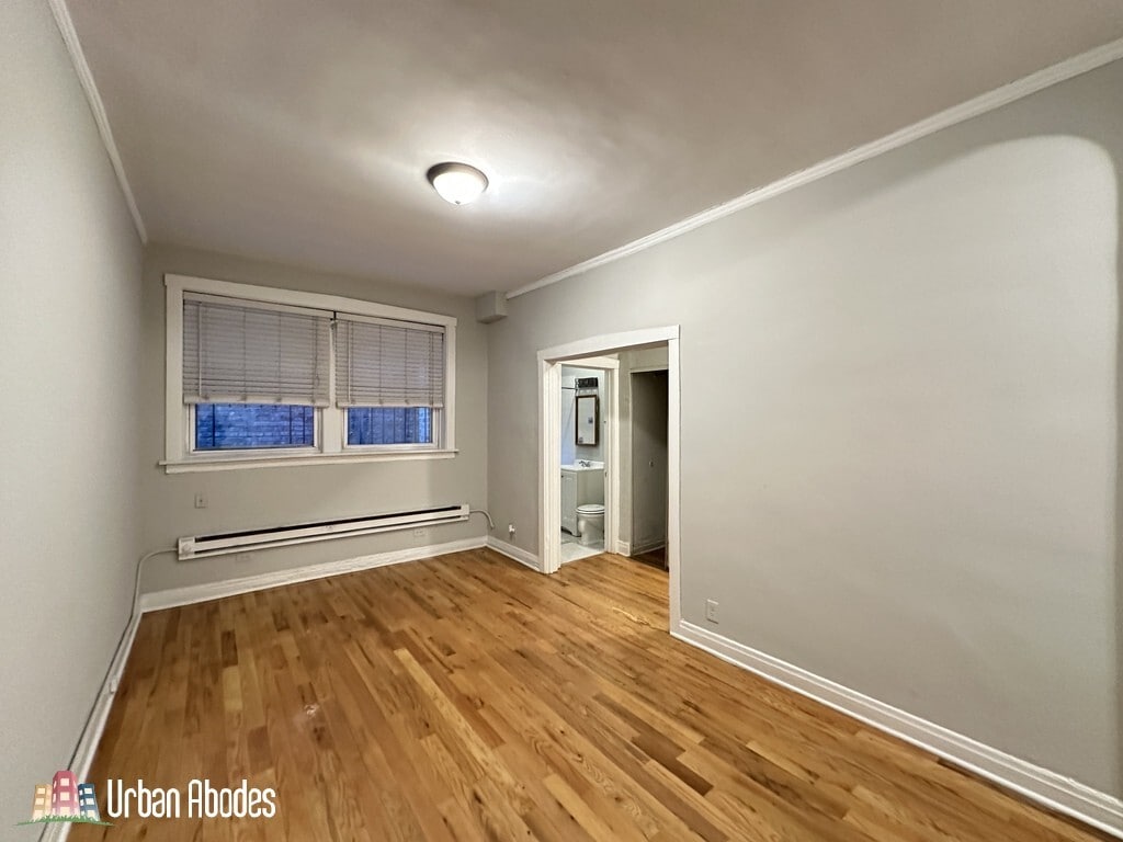 Building Photo - 515 W Melrose St