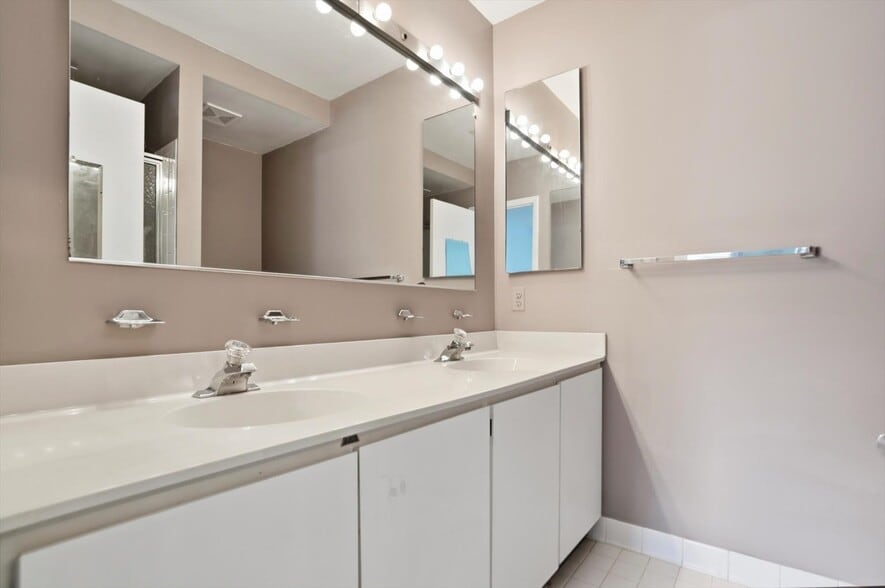 Building Photo - 5 Lough Mask Ct