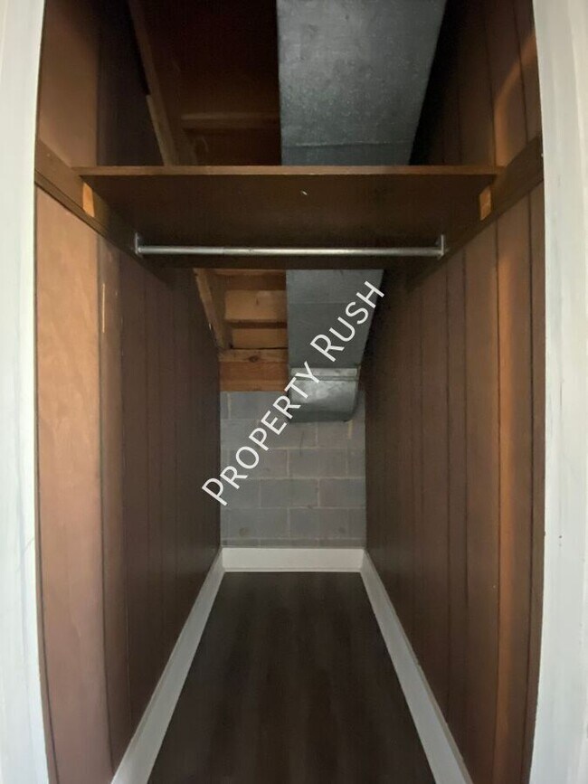 Building Photo - 4727 Tessie Ln