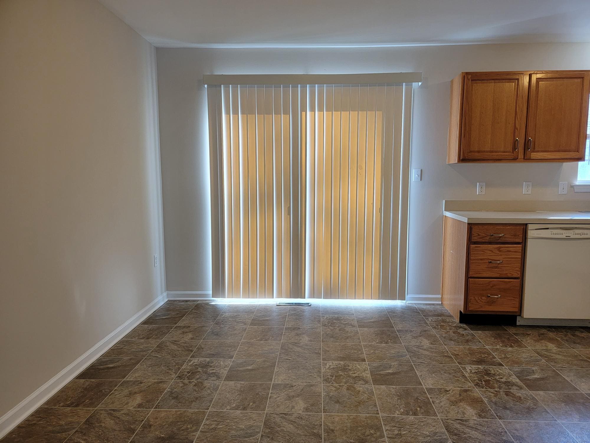 Building Photo - 673 Rockwood Dr