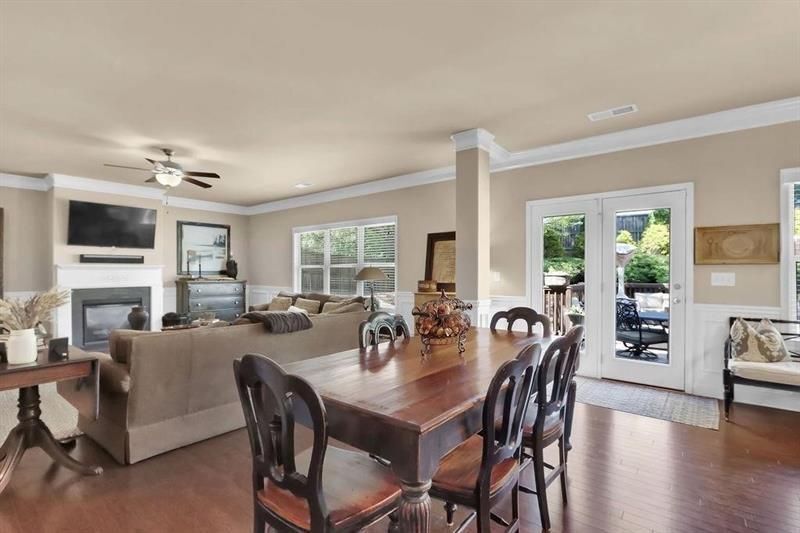 Building Photo - 4960 Wilshire Crossing