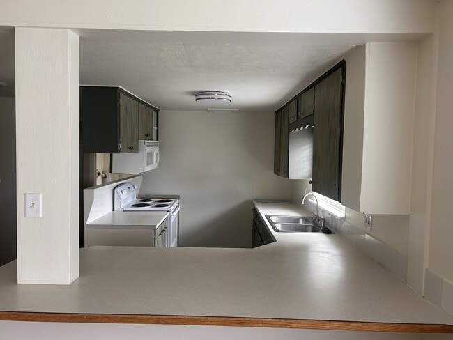 Building Photo - 6032 Portal Way