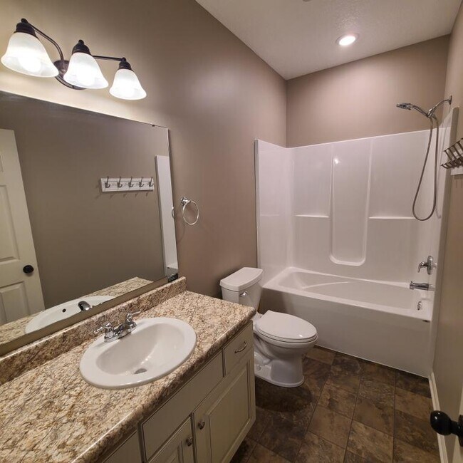 Building Photo - 3537 Westport Dr