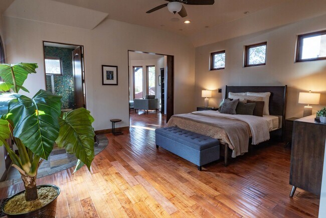 Building Photo - Furnished 3 Bedroom Entrada Home!!