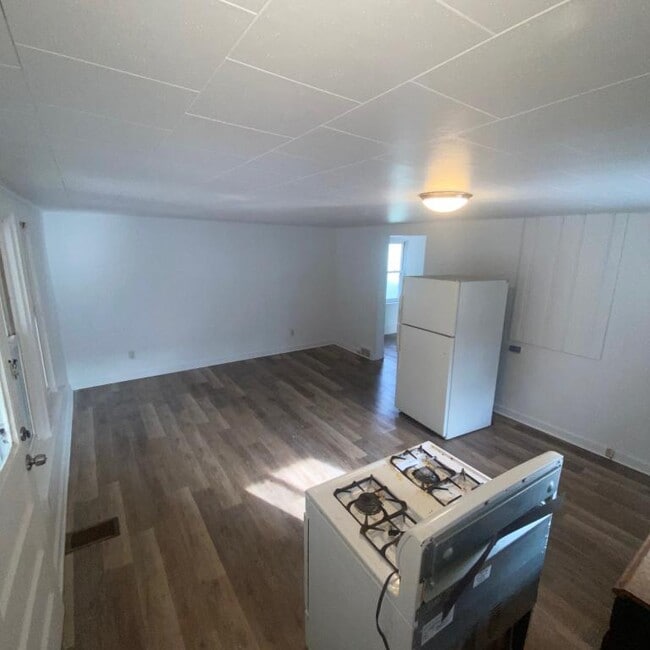 Building Photo - 1611 Lynn Ave