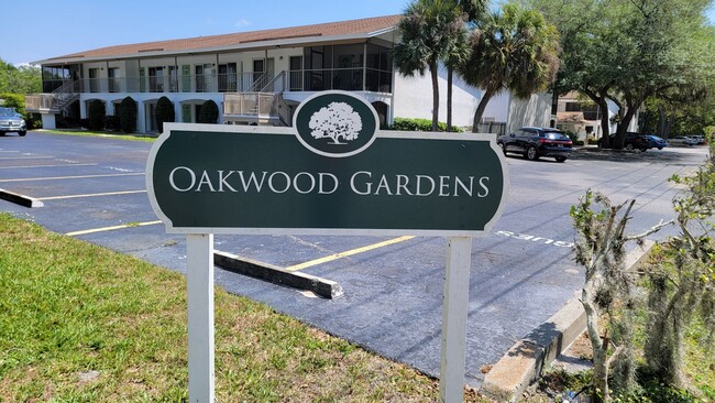 Building Photo - Charming Condo in Prime Sarasota Location ...